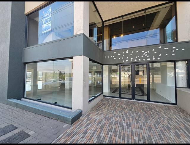 805M² SHOWROOM TO LET IN KRAMERVILLE